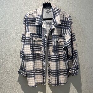 Workshop Republic Clothing Plaid Button-Down Flannel Jacket in Beige and Navy XL
